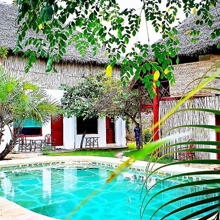 Diani Hostel Diani Beach Extérieur photo