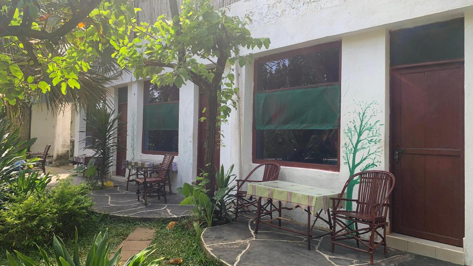Diani Hostel Diani Beach Extérieur photo