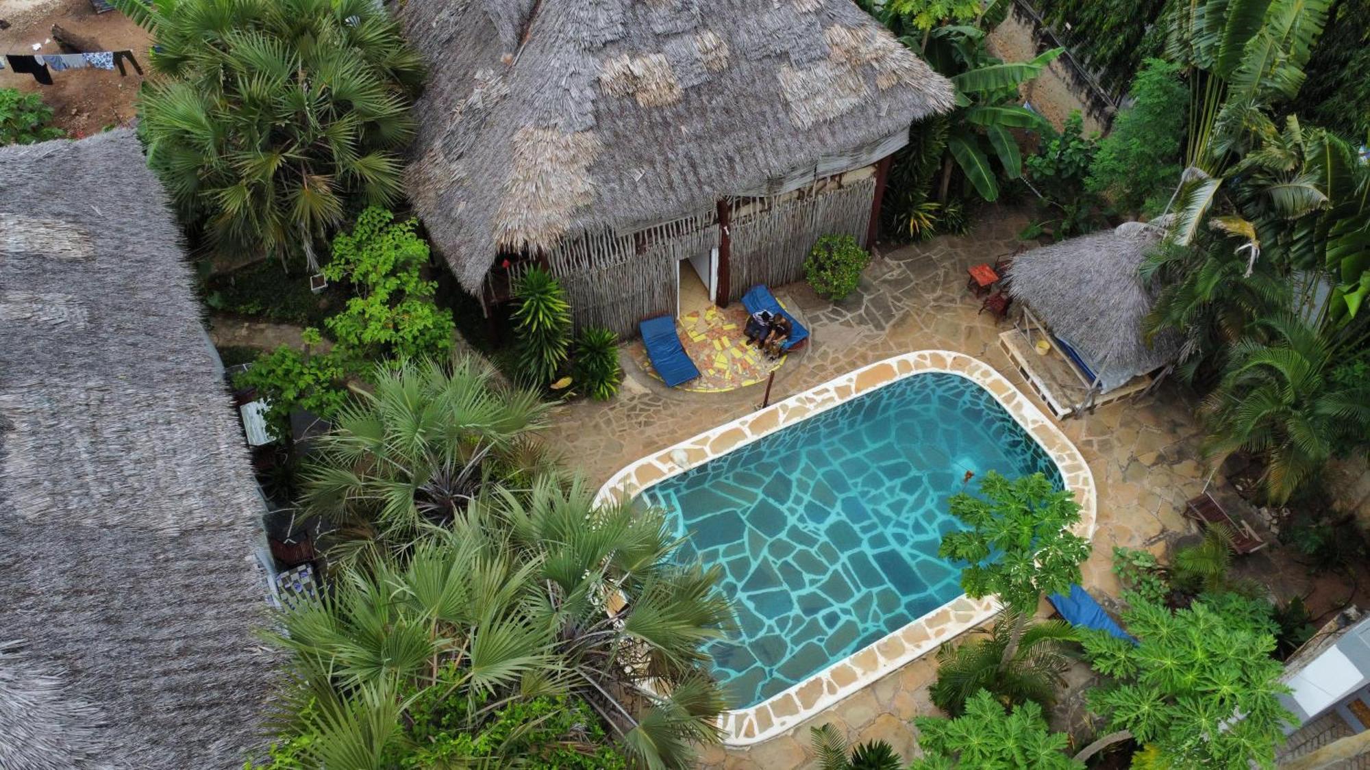 Diani Hostel Diani Beach Extérieur photo