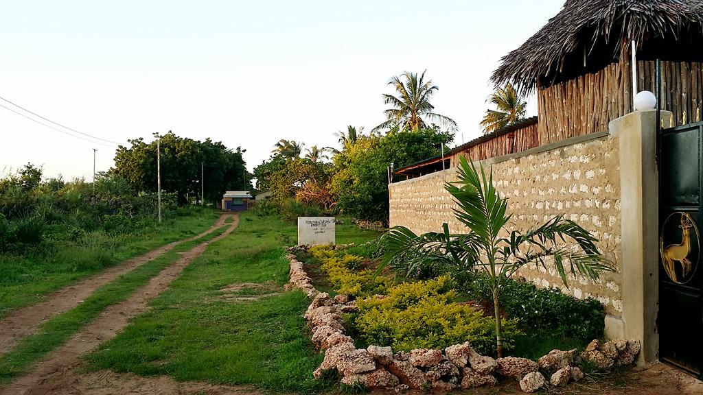 Diani Hostel Diani Beach Extérieur photo