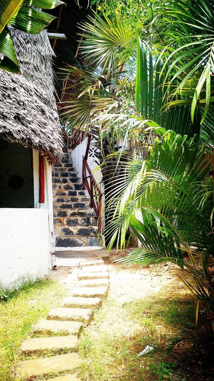 Diani Hostel Diani Beach Extérieur photo