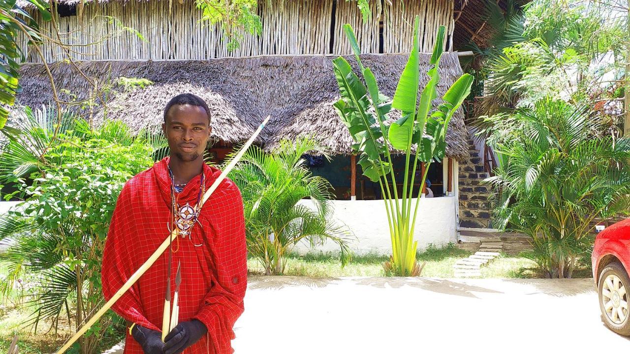 Diani Hostel Diani Beach Extérieur photo